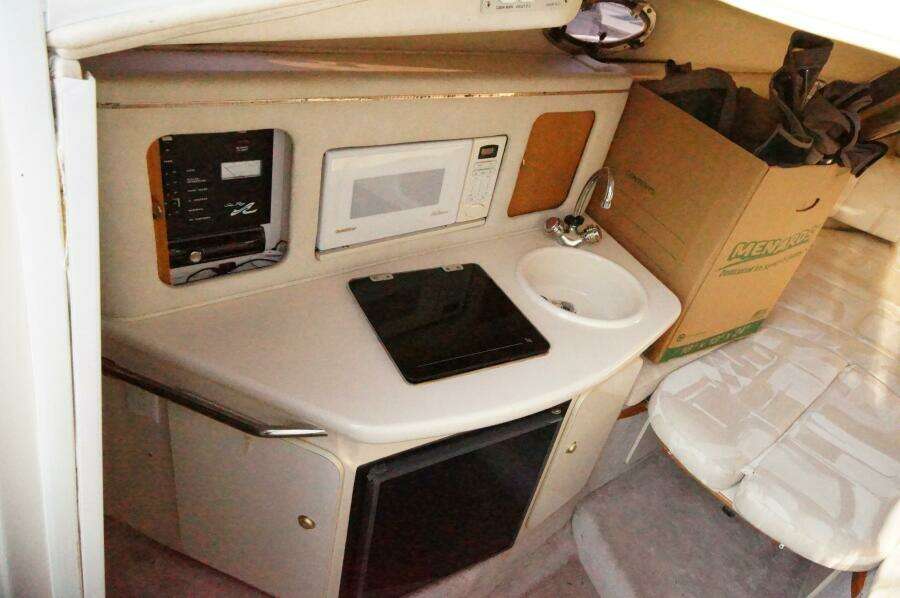 25ft Sea Ray Yacht For Sale