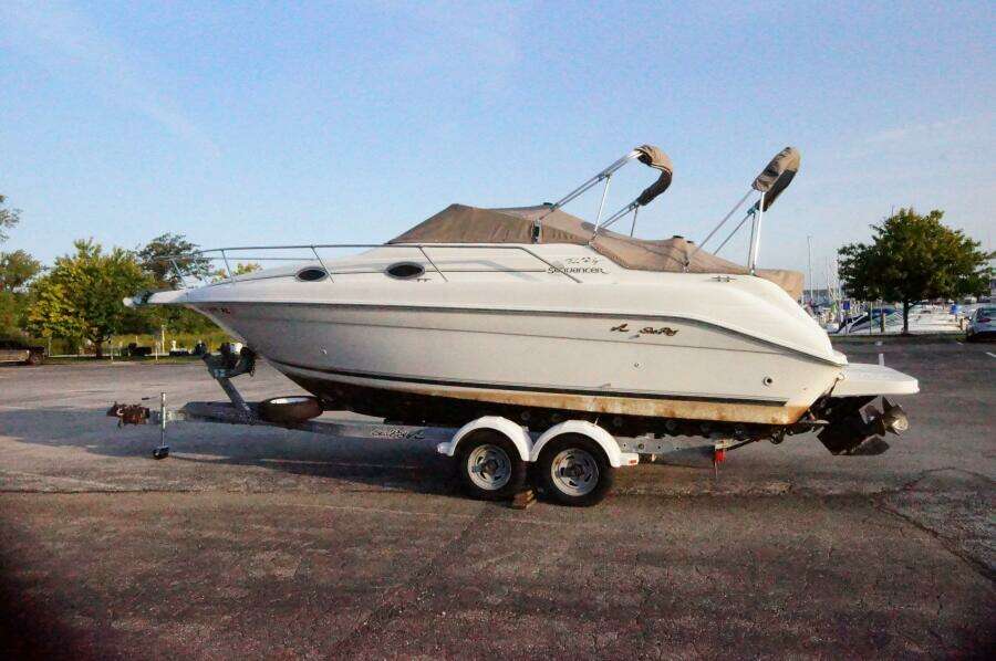 25ft Sea Ray Yacht For Sale