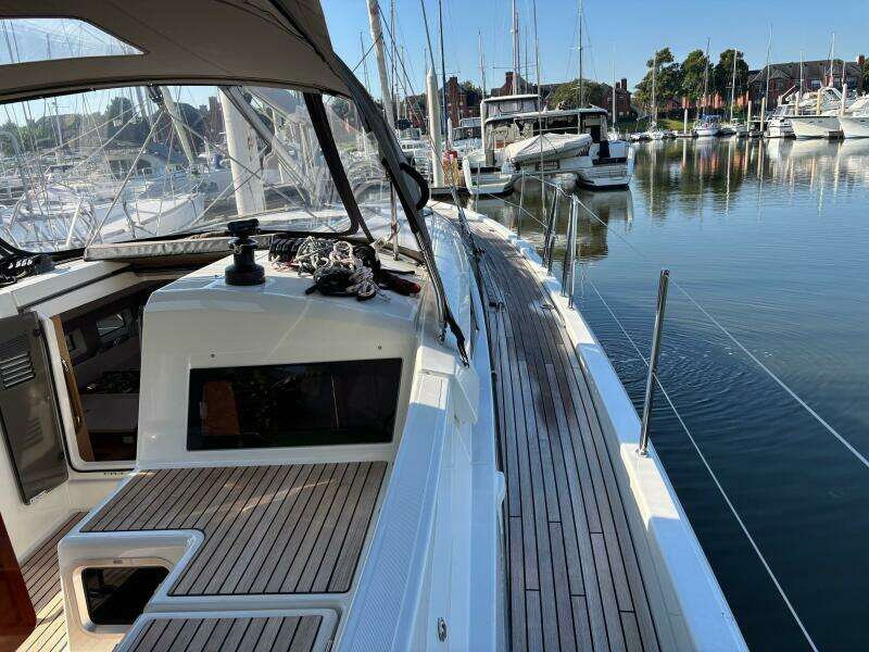 La Paloma 44ft Jeanneau Yacht For Sale