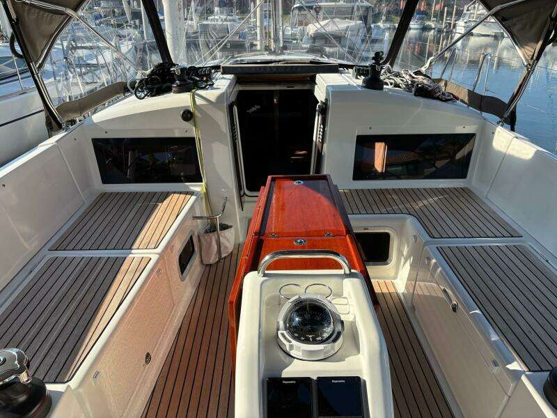 La Paloma 44ft Jeanneau Yacht For Sale