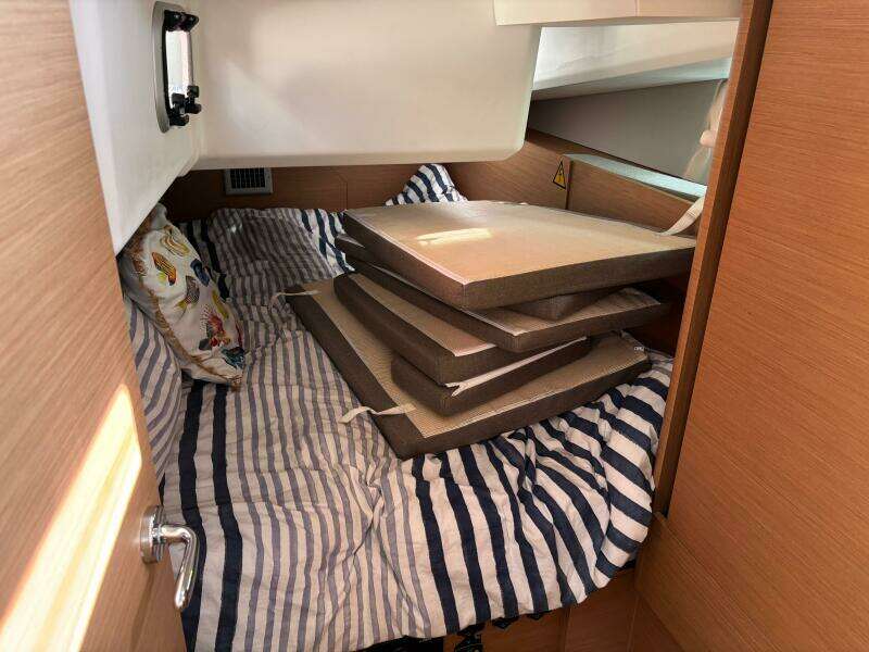 La Paloma 44ft Jeanneau Yacht For Sale