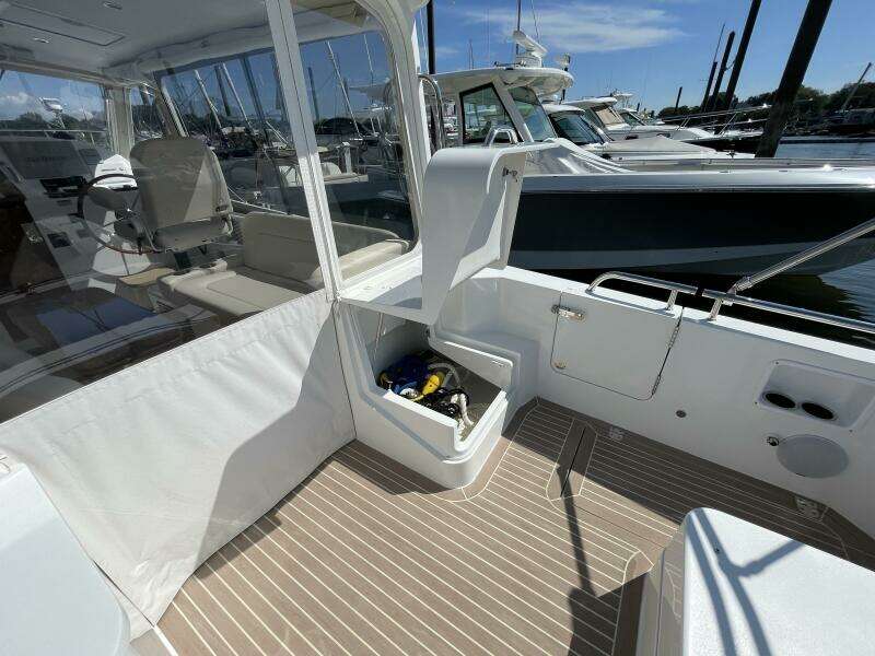 Eagle III 35ft MJM Yacht For Sale