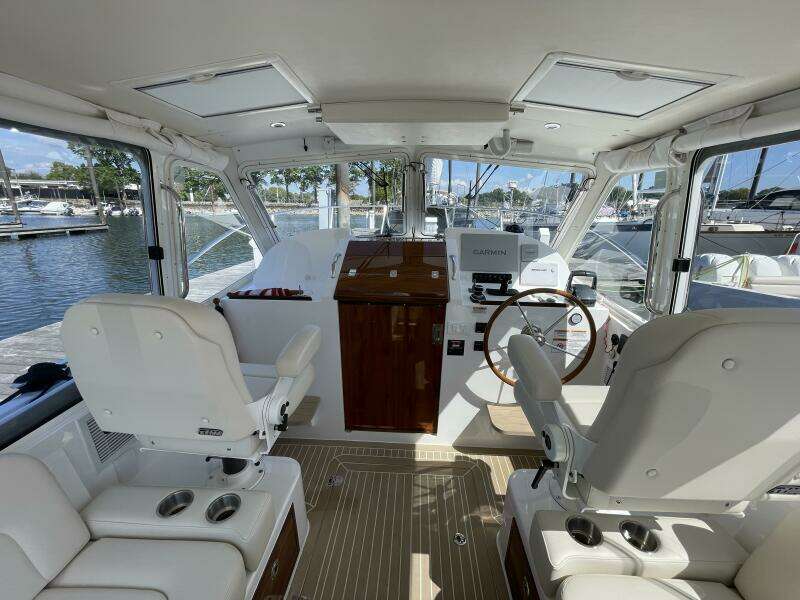 Eagle III 35ft MJM Yacht For Sale