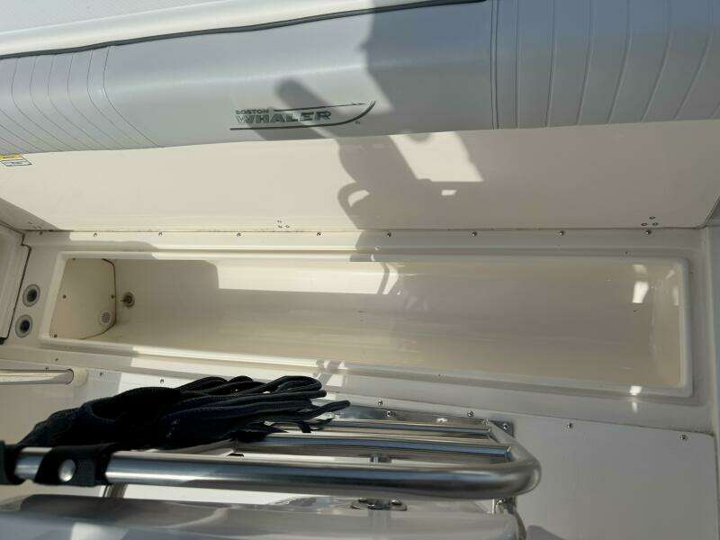 26ft Boston Whaler Yacht For Sale