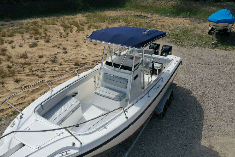 26ft Boston Whaler Yacht For Sale