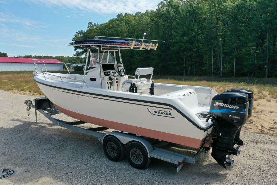 26ft Boston Whaler Yacht For Sale