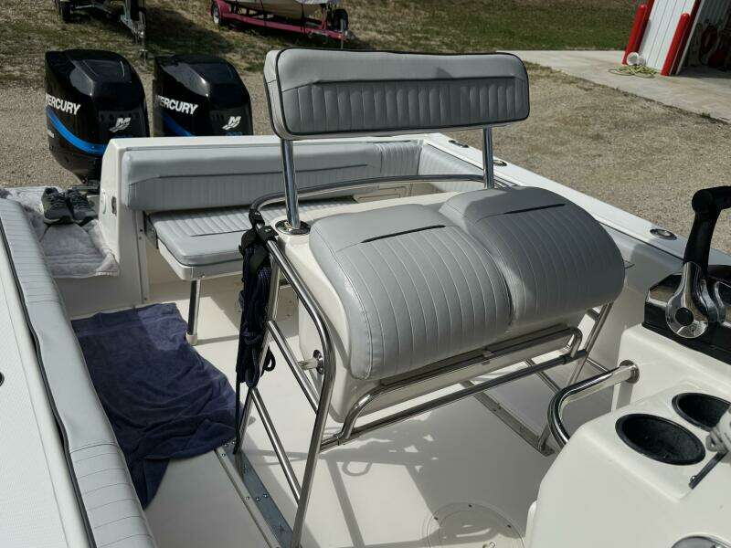 26ft Boston Whaler Yacht For Sale