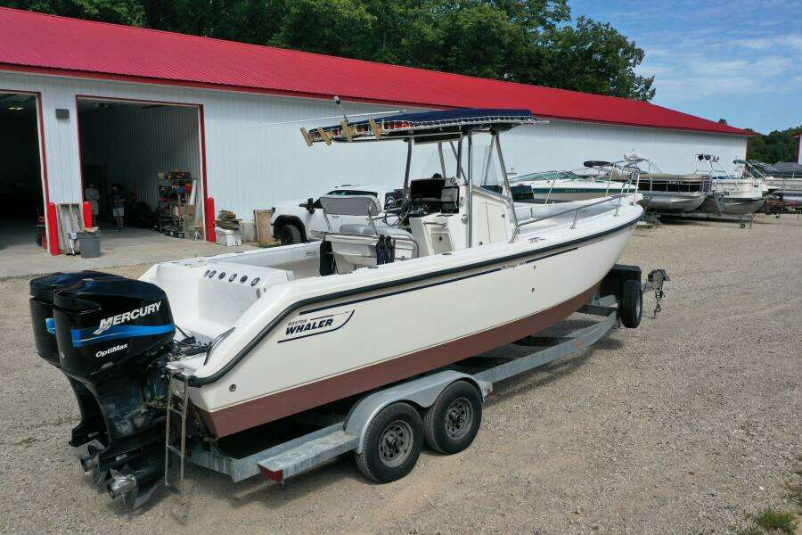 26ft Boston Whaler Yacht For Sale