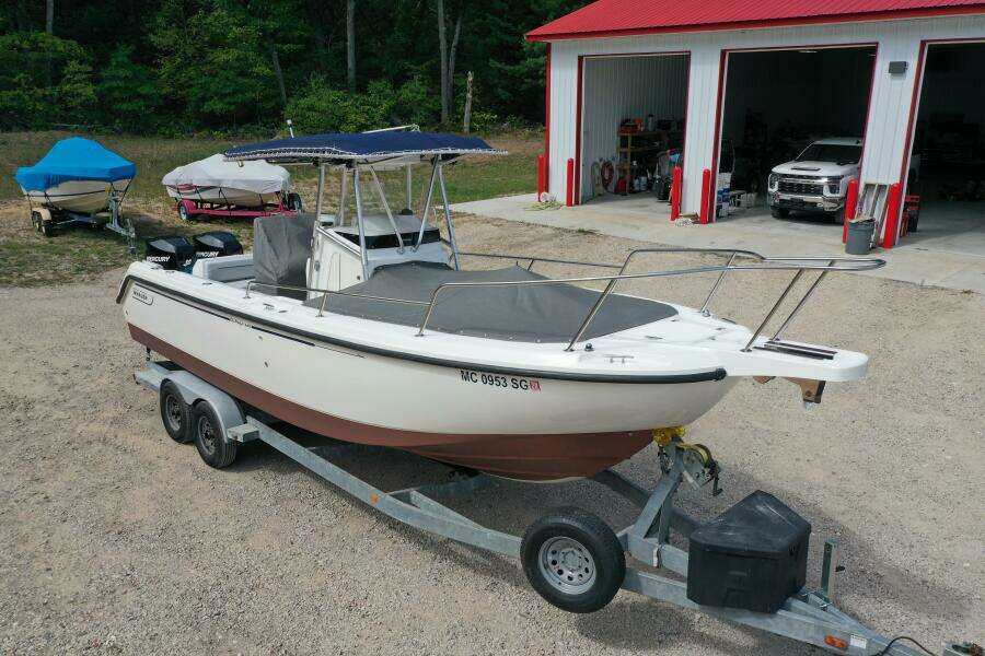 26ft Boston Whaler Yacht For Sale