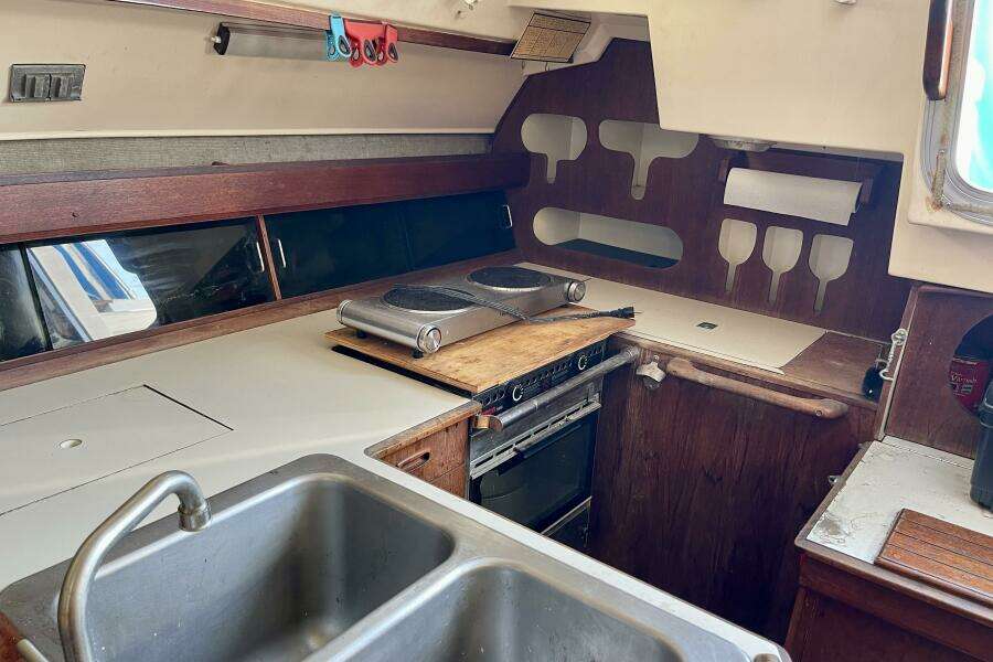 34ft Hunter Yacht For Sale