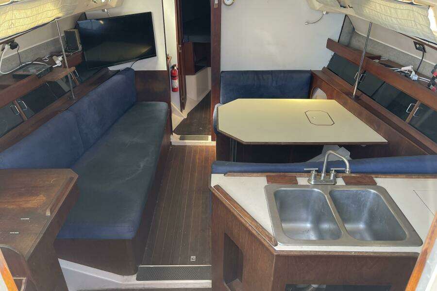34ft Hunter Yacht For Sale