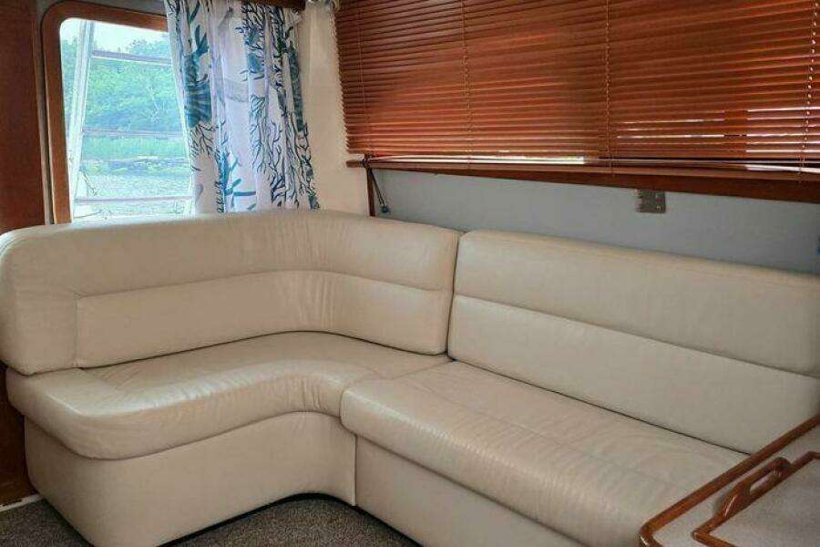 35ft Luhrs Yacht For Sale