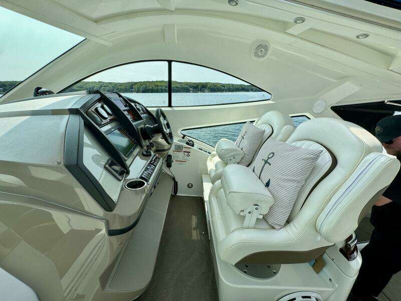 54ft Cruisers Yachts Yacht For Sale