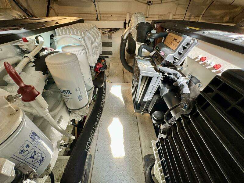 54ft Cruisers Yachts Yacht For Sale
