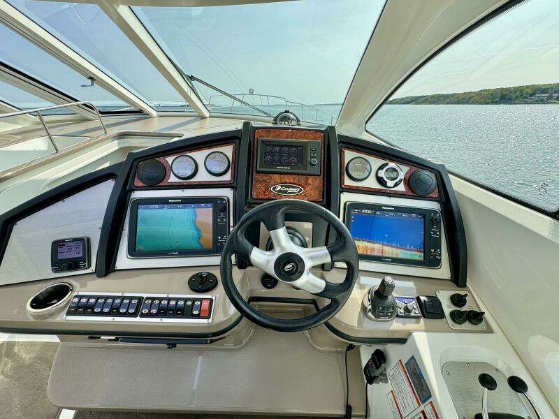 54ft Cruisers Yachts Yacht For Sale