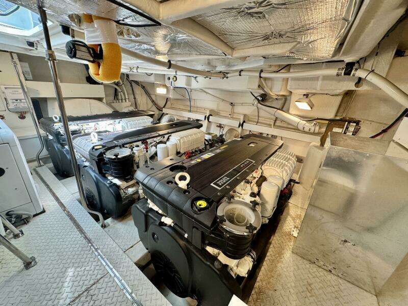 54ft Cruisers Yachts Yacht For Sale
