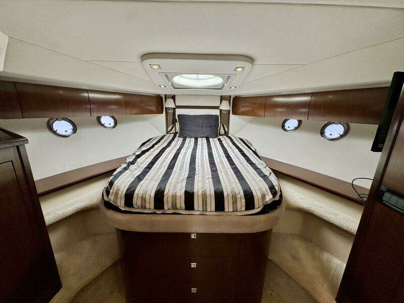 54ft Cruisers Yachts Yacht For Sale