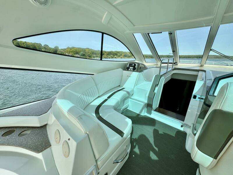 54ft Cruisers Yachts Yacht For Sale
