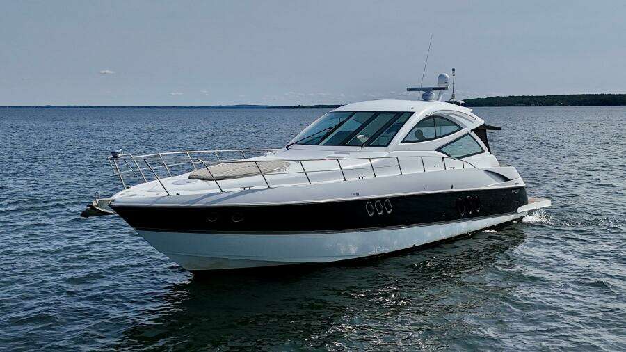 54ft Cruisers Yachts Yacht For Sale