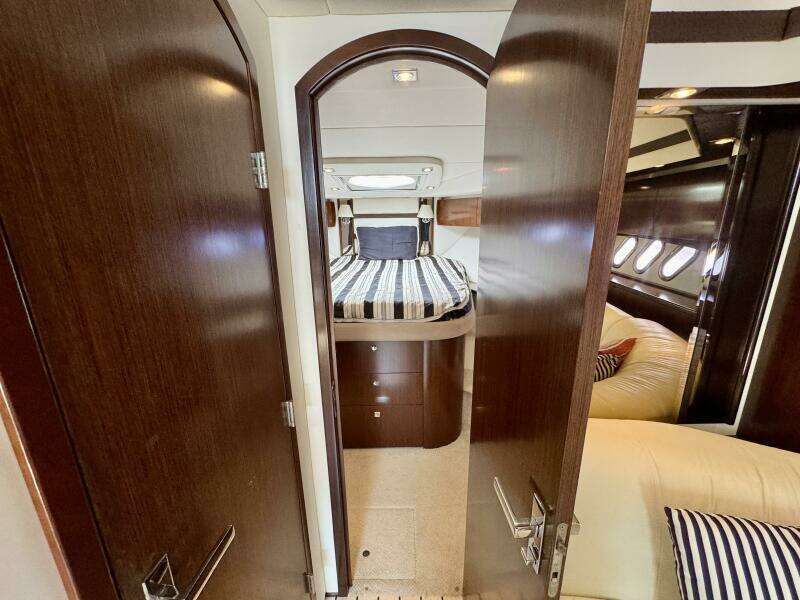 54ft Cruisers Yachts Yacht For Sale