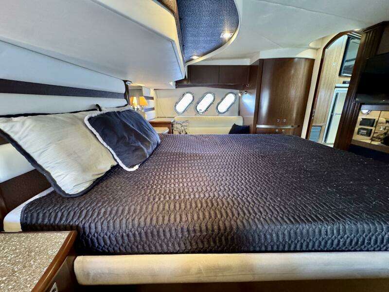 54ft Cruisers Yachts Yacht For Sale