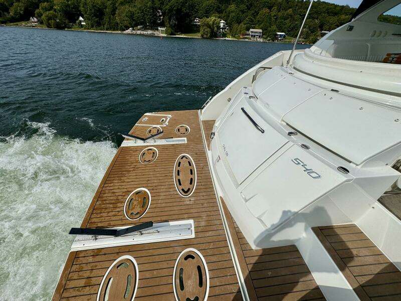 54ft Cruisers Yachts Yacht For Sale