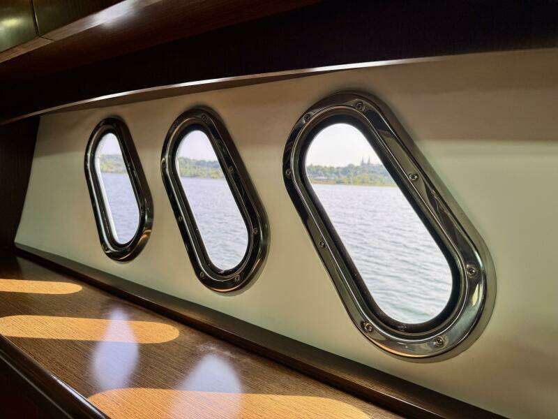 54ft Cruisers Yachts Yacht For Sale