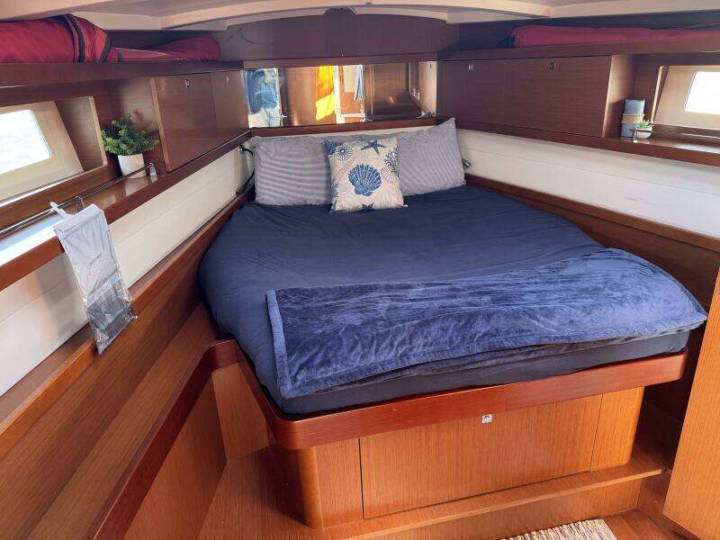 Hanuman 45ft Beneteau Yacht For Sale