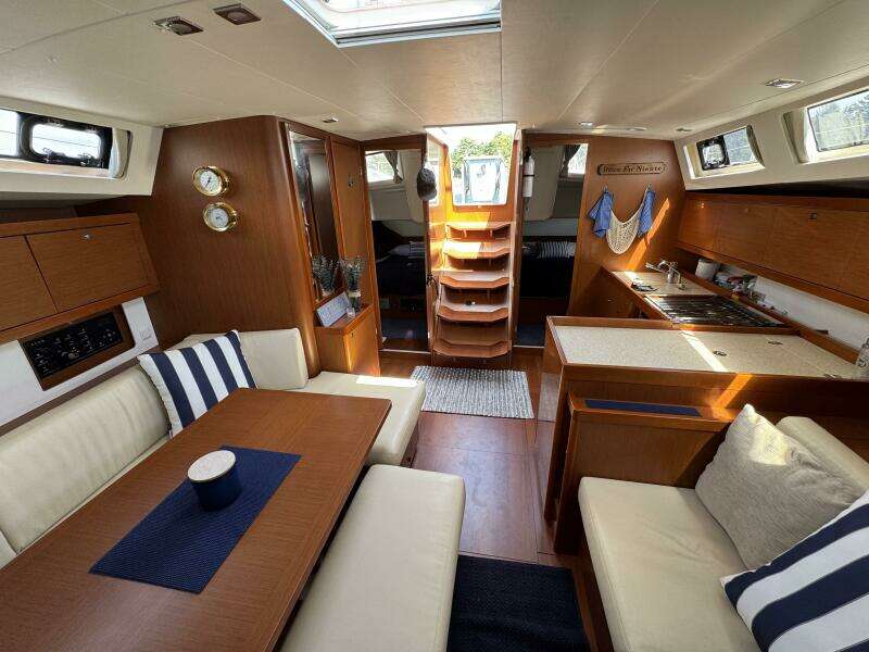 Hanuman 45ft Beneteau Yacht For Sale