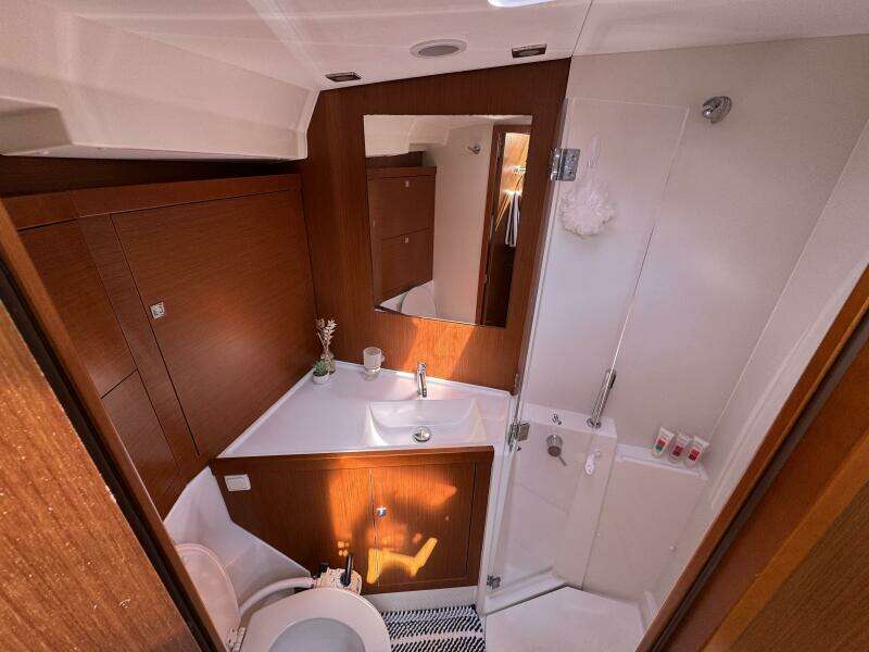 Hanuman 45ft Beneteau Yacht For Sale