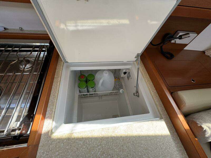 Hanuman 45ft Beneteau Yacht For Sale