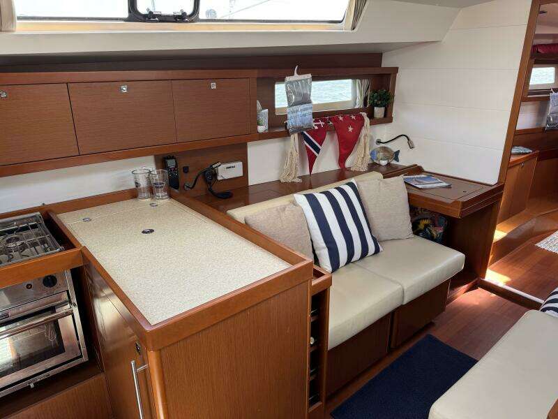 Hanuman 45ft Beneteau Yacht For Sale