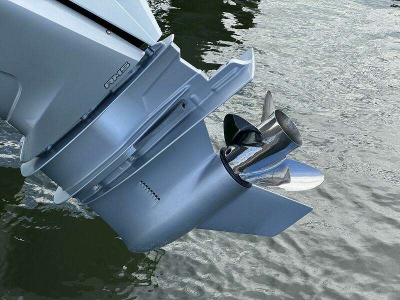 24ft Robalo Yacht For Sale