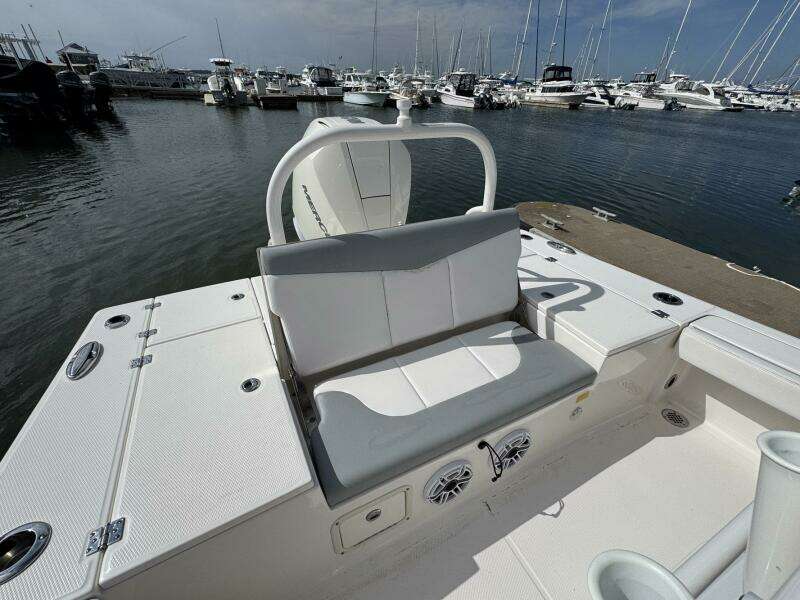 24ft Robalo Yacht For Sale