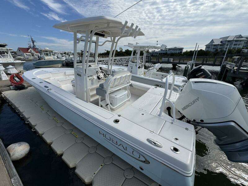 24ft Robalo Yacht For Sale