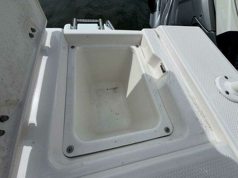 24ft Robalo Yacht For Sale