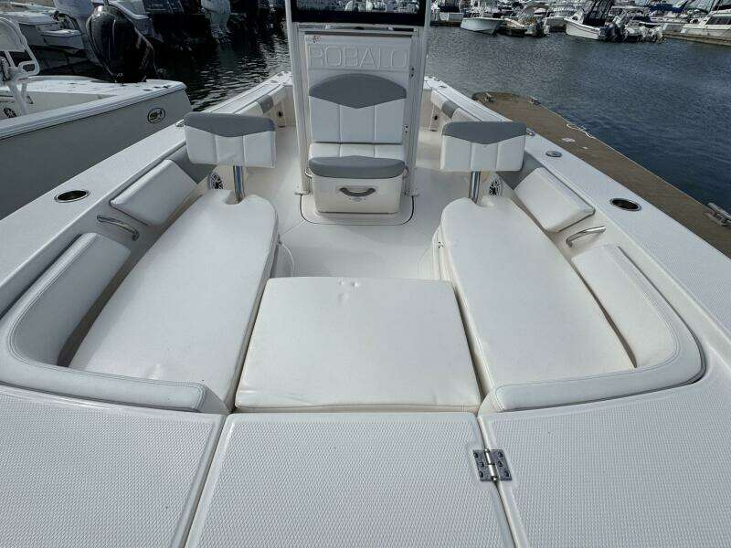 24ft Robalo Yacht For Sale