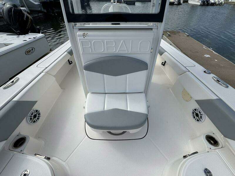 24ft Robalo Yacht For Sale