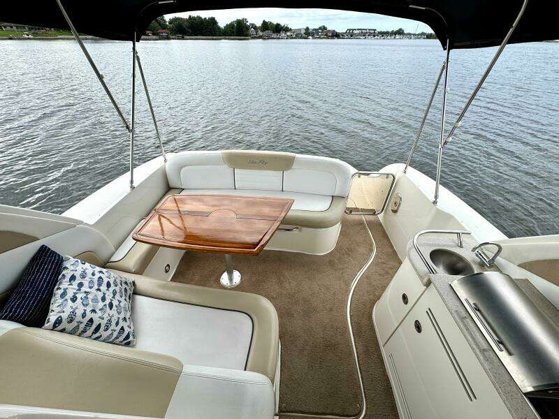 33ft Sea Ray Yacht For Sale