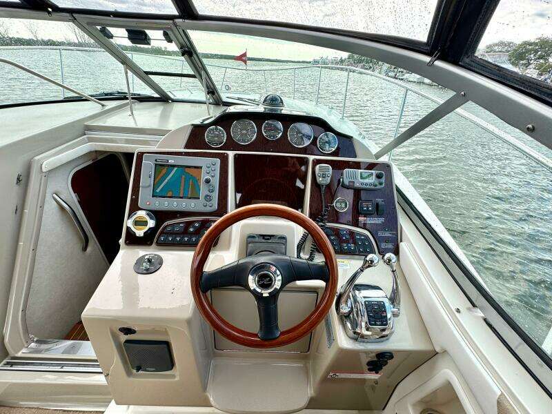 33ft Sea Ray Yacht For Sale