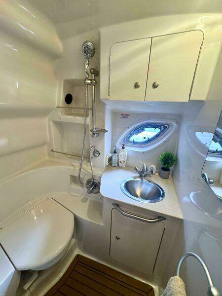 33ft Sea Ray Yacht For Sale