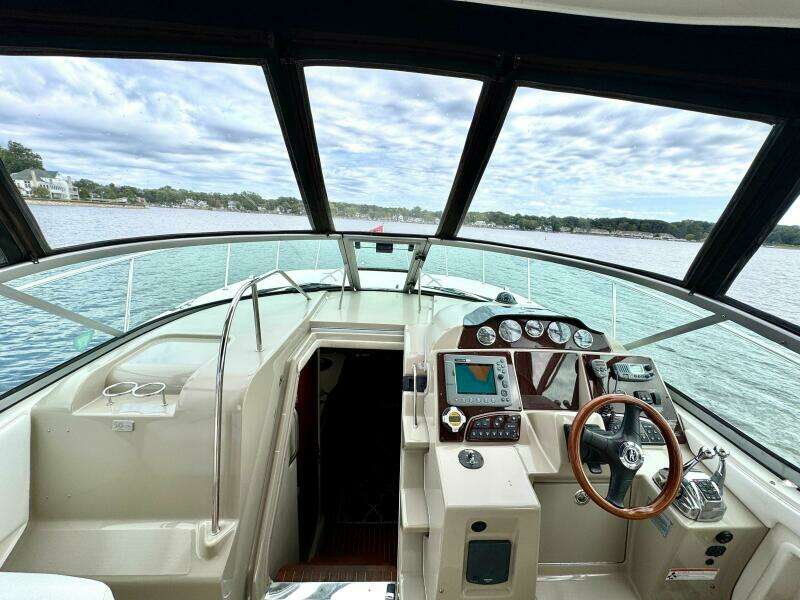 33ft Sea Ray Yacht For Sale