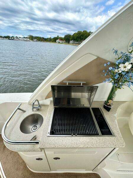 33ft Sea Ray Yacht For Sale