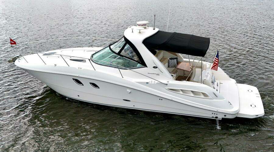 33ft Sea Ray Yacht For Sale