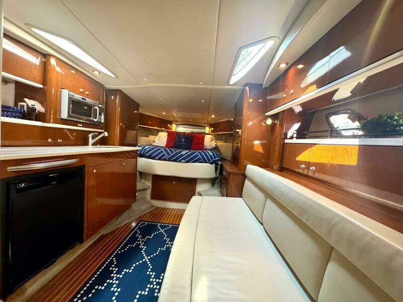 33ft Sea Ray Yacht For Sale