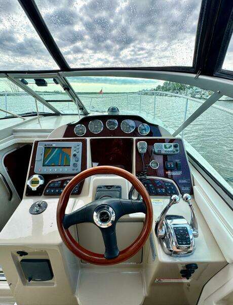 33ft Sea Ray Yacht For Sale