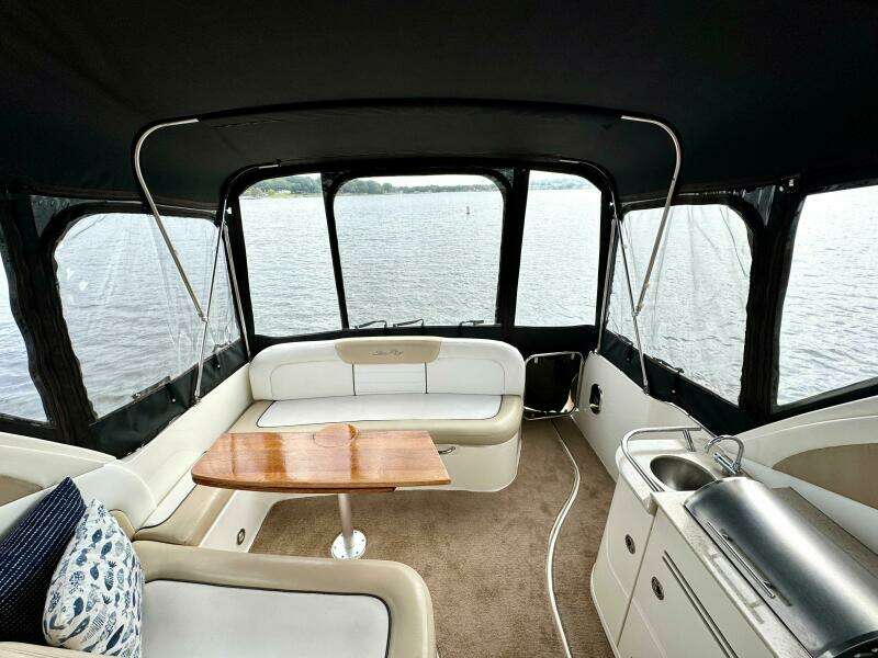 33ft Sea Ray Yacht For Sale
