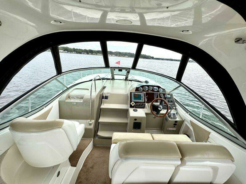 33ft Sea Ray Yacht For Sale