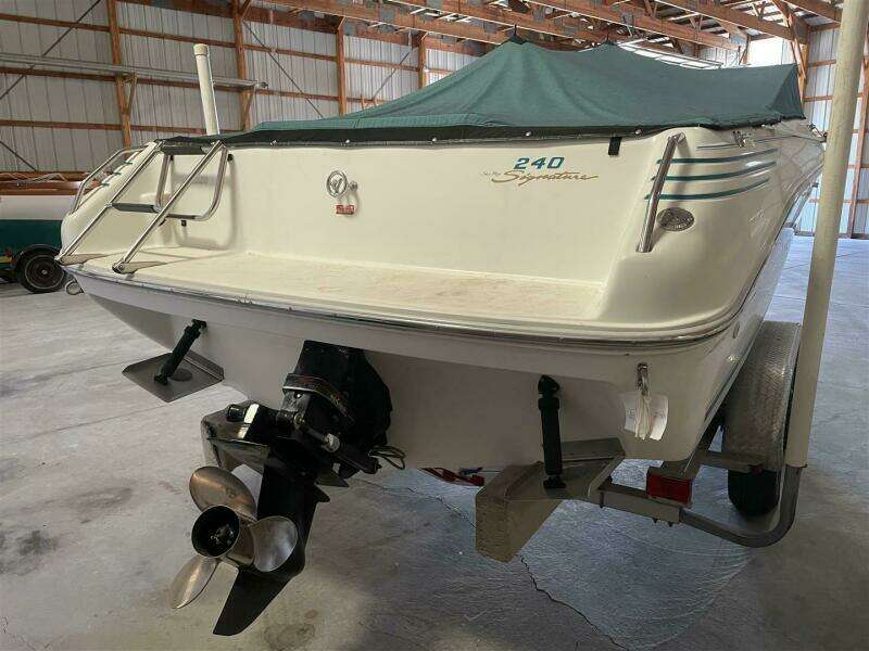 24ft Sea Ray Yacht For Sale