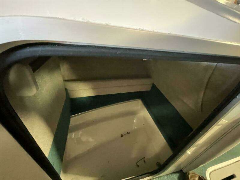 24ft Sea Ray Yacht For Sale